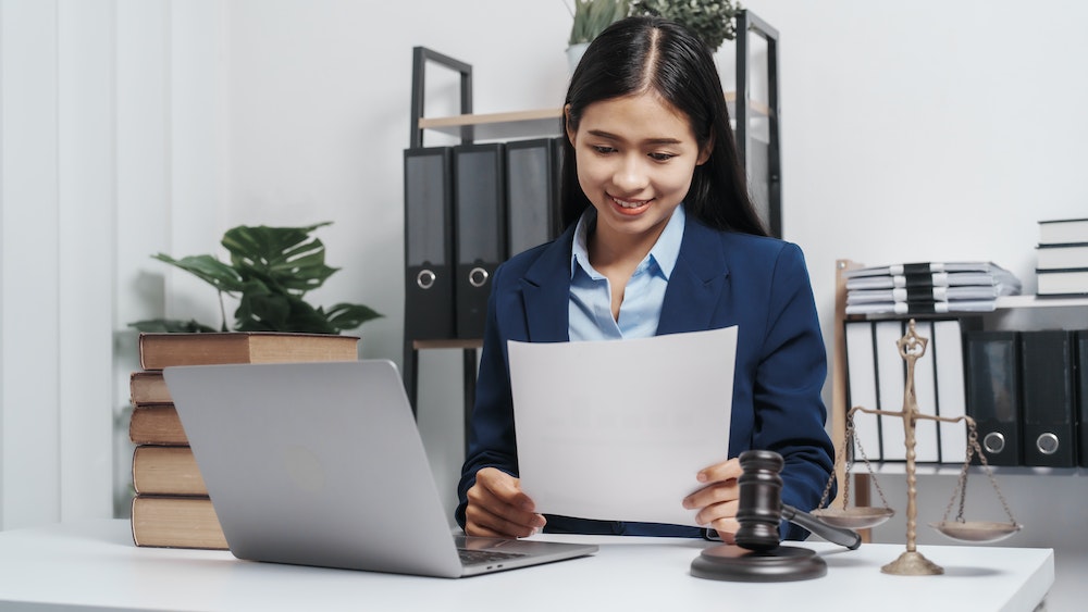 L'équilibre entre contrats d'intérim et contrats permanents : une question stratégique