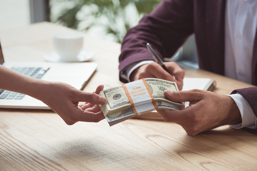 Les erreurs à éviter lors de la gestion de votre budget avec un salaire brut à 1700 euros