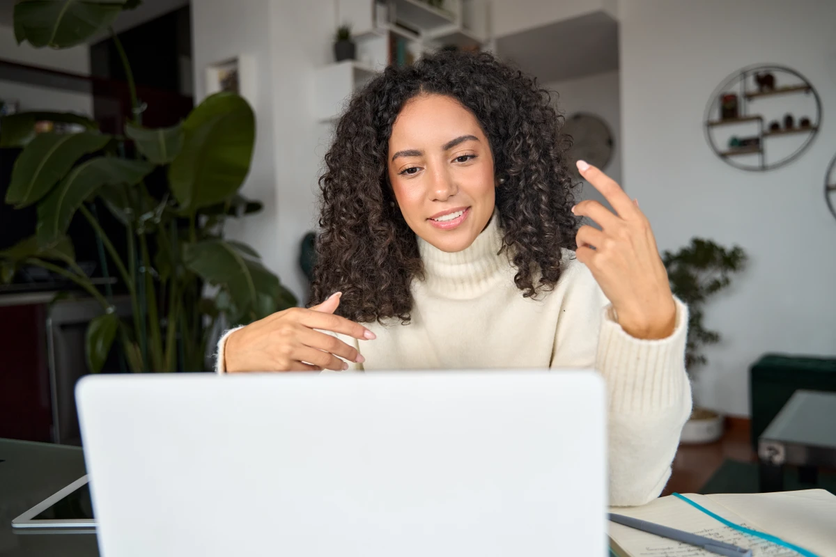L'avenir du travail hybride : défis et opportunités